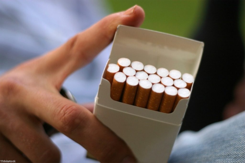 Plain packing could fuel youth smoking, opponents warn 