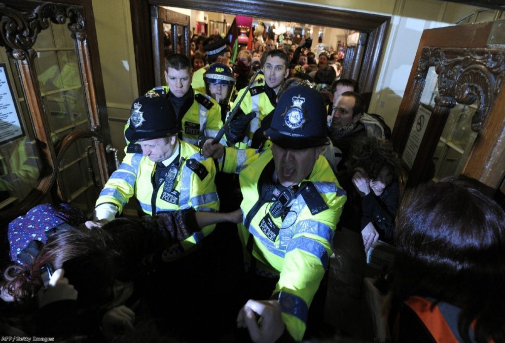 Officers try to stop UK Uncut activists occupying Fortnum and Mason