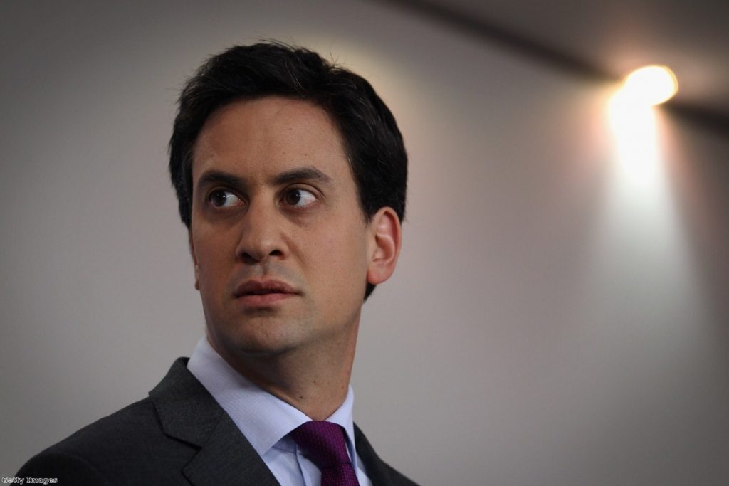 Ed Miliband believes paper "denigrated" dad's memory