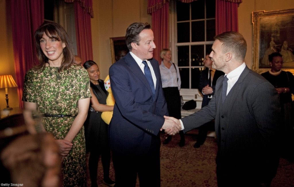 Shake That: Cameron welcomes Barlow to Downing Street 