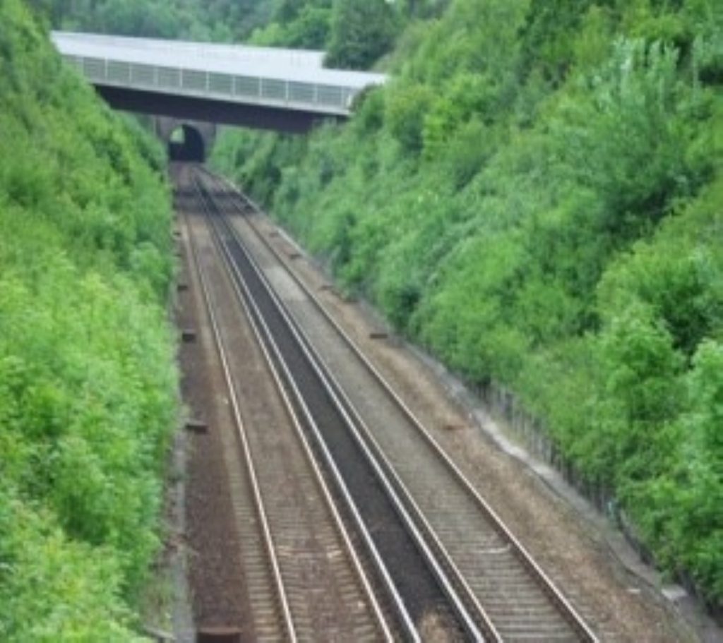 Brakes fault halts Silverlink trains